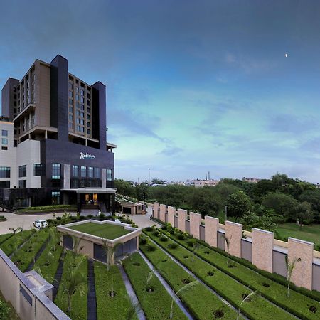 Radisson Blu Hotel New Delhi Paschim Vihar Zewnętrze zdjęcie