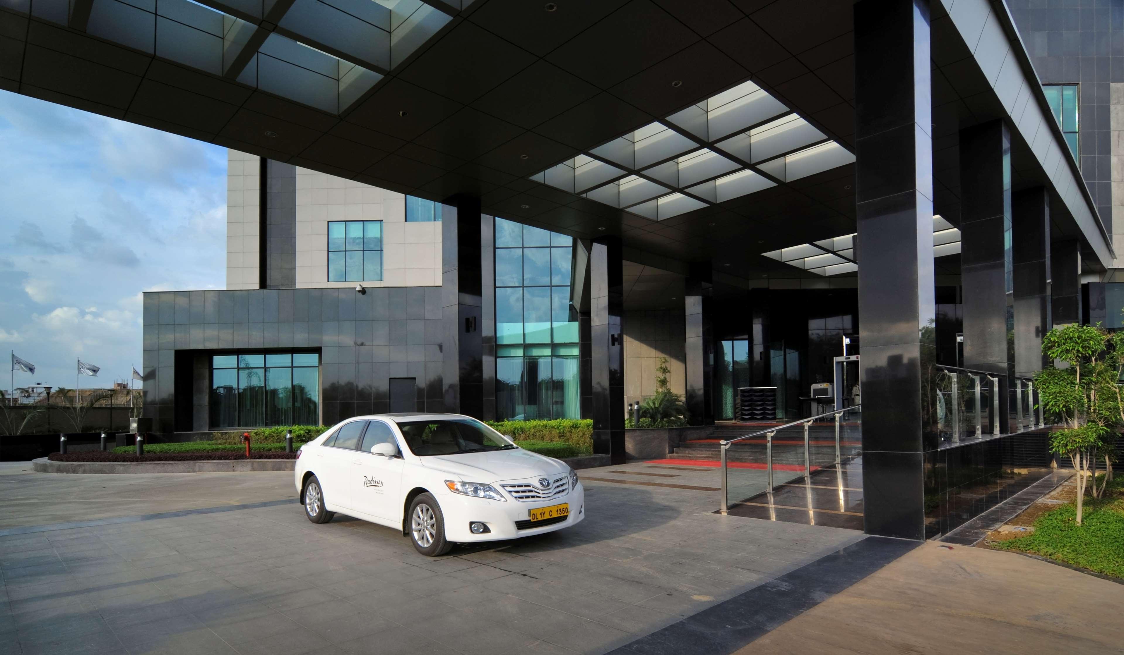 Radisson Blu Hotel New Delhi Paschim Vihar Zewnętrze zdjęcie